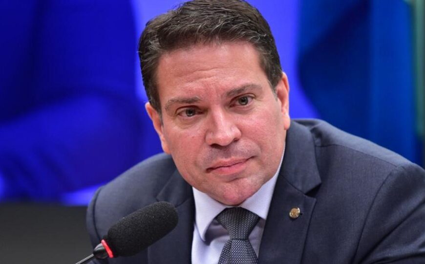 Câmara corta salário de Ramagem após decisão do STF