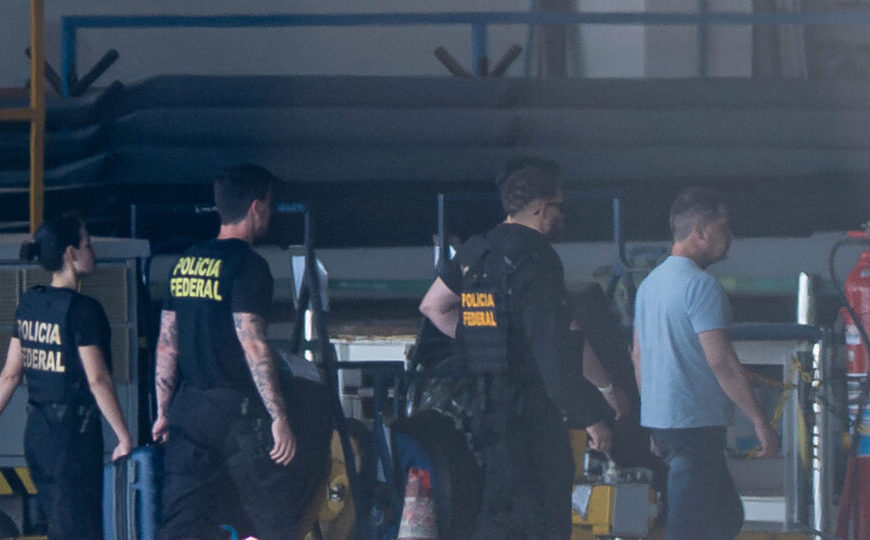 Silvinei Vasques chega a Brasília após prisão no Paraguai e passa por audiência na PF