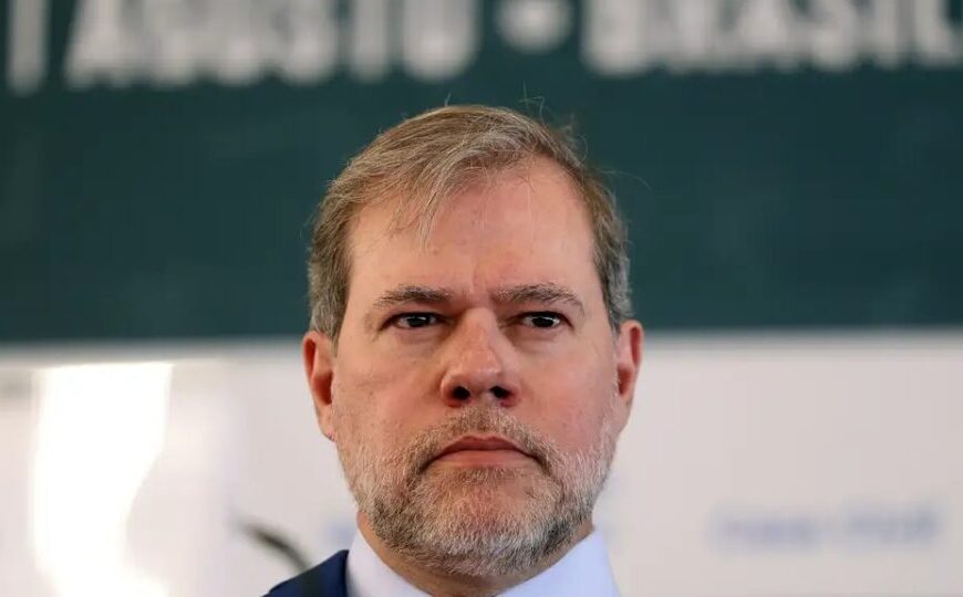 Toffoli viajou em jato privado com advogado do caso do Banco Master, diz jornal