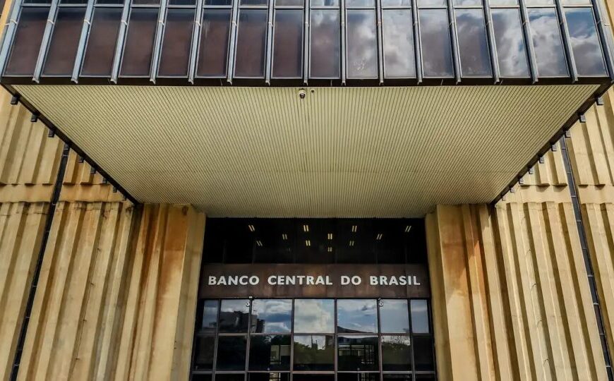 Liquidação do banco Master expõe guerra entre BC, STF e Congresso