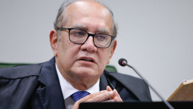 Gilmar Mendes nega HC com pedido de prisão domiciliar para Bolsonaro