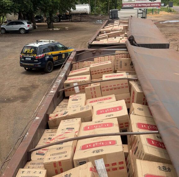 Polícia Rodoviária Federal apreende 600 mil maços de cigarros em Água Clara