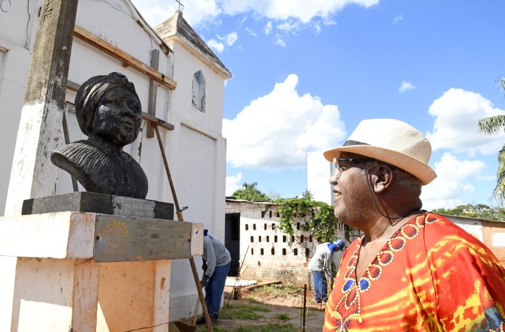 Moradores da Tia Eva se emocionam e comemoram início das obras de restauração na comunidade