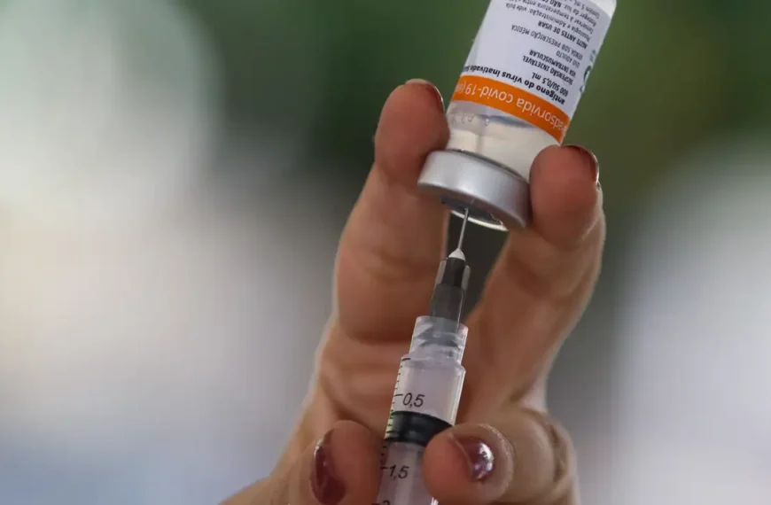 Há 5 anos, Brasil aplicava primeiras doses de vacina contra a covid-19