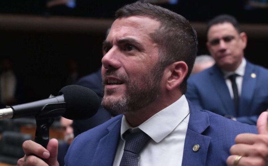 Jordy afirma já ter assinaturas suficientes para CPMI do Master