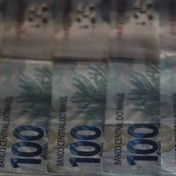 Arrecadação federal bate recorde de R$ 2,89 trilhões&hellip;