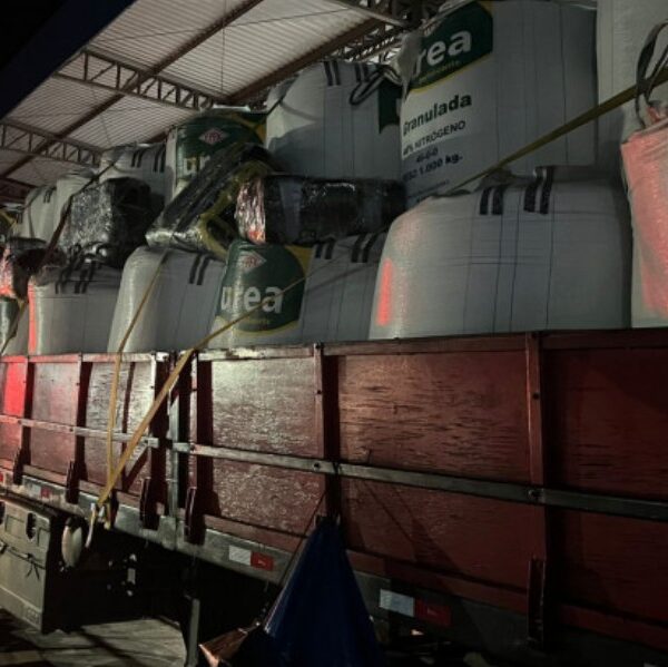 Polícia Federal apreende carreta com maconha e cocaína&hellip;