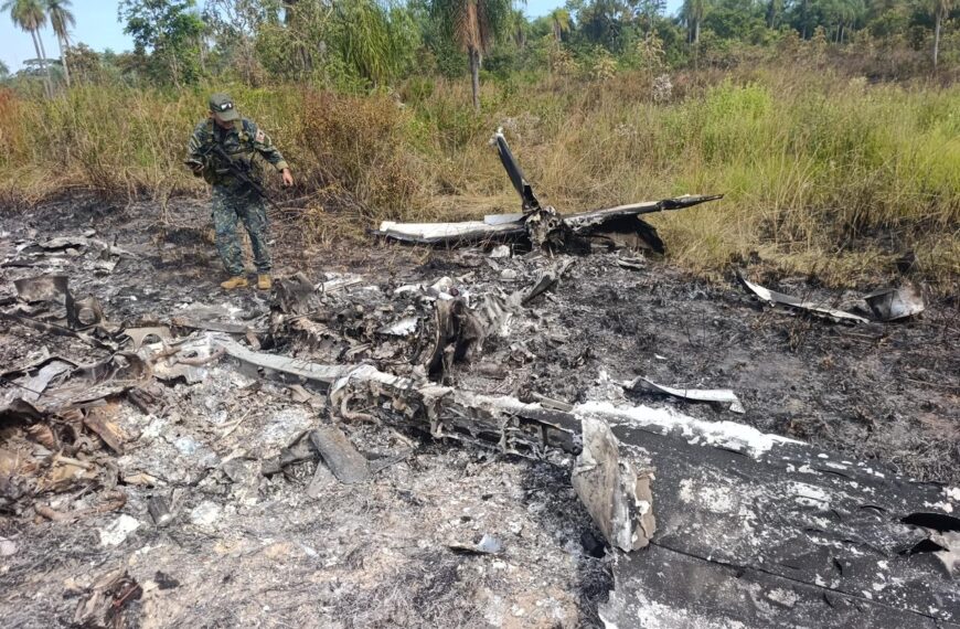 Aeronave boliviana é localizada incendiada no Paraguai