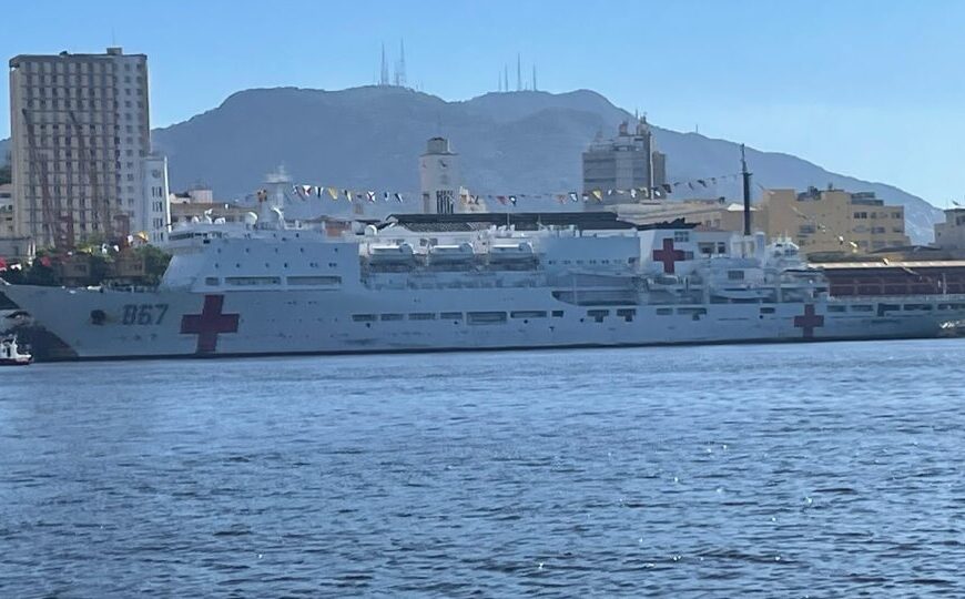 Navio militar chinês que passou pelo Rio expõe disputa silenciosa entre China e EUA