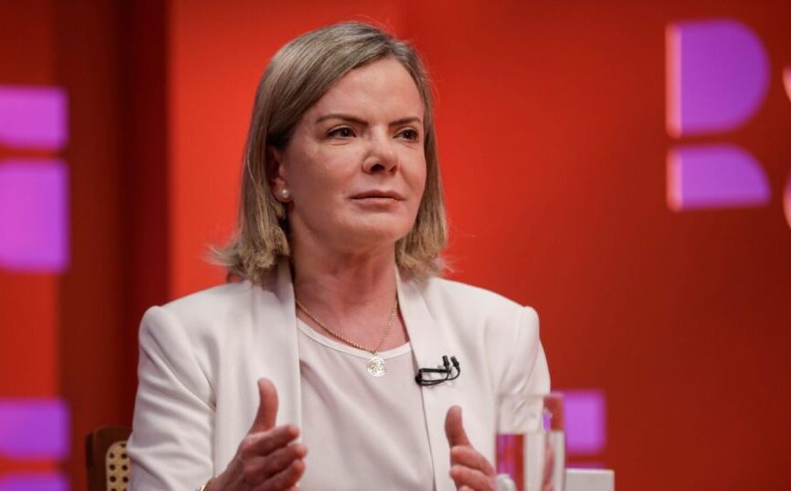 Após crítica da The Economist, Gleisi diz que Lula está “cheio de vitalidade”