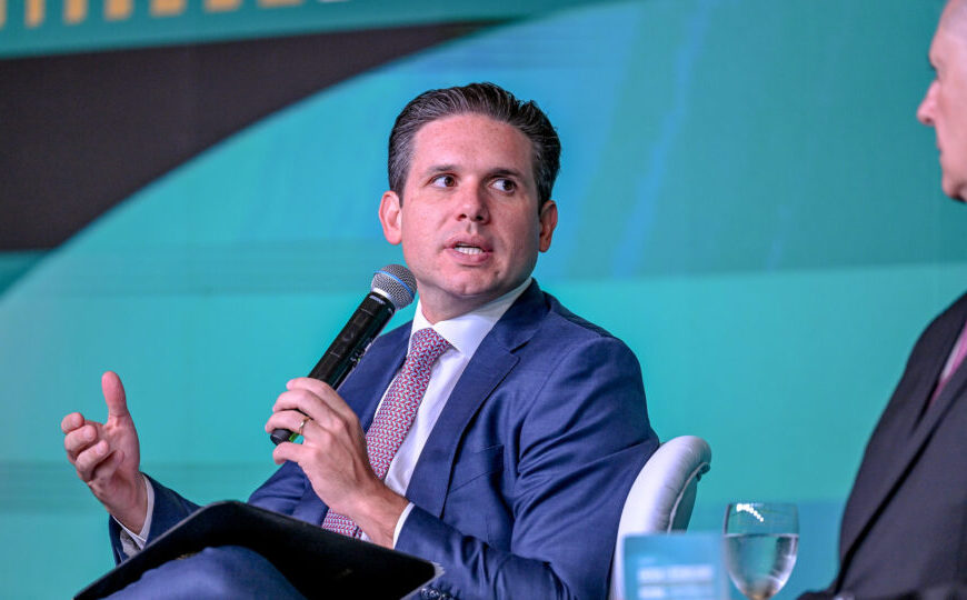 Voto distrital misto: a nova forma de eleger deputados que Motta propõe para 2030