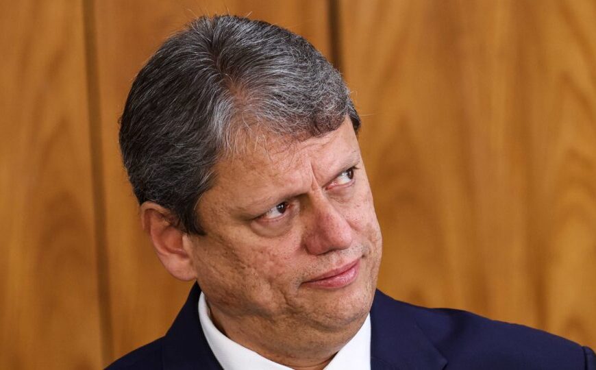 PT vai à PGR para investigar elogios a Tarcísio nas redes