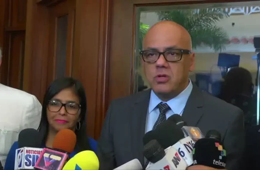 Venezuela diz que já libertou 400 presos; oposição e ONGs contestam