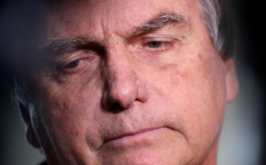 Defesa diz que Bolsonaro precisa de “presença contínua de cuidador” em novo pedido de domiciliar