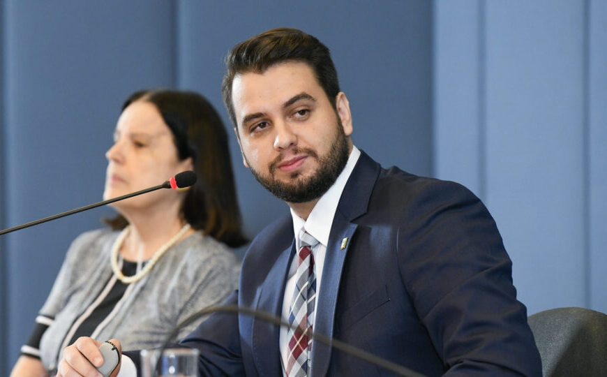 Moraes diz que visitas a Filipe Martins dependem de autorização prévia do STF