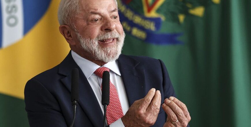 Desaprovação de Lula atinge 57% às vésperas de tentativa de 4º mandato, aponta PoderData
