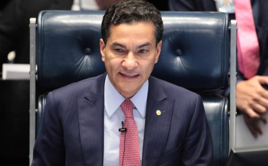 Direita não está fechada com Flávio Bolsonaro, diz presidente do Republicanos