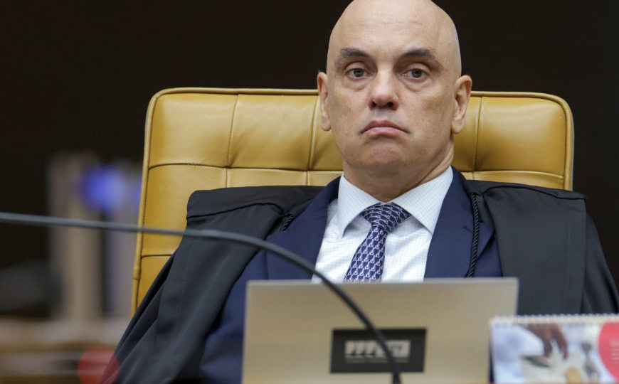 Moraes anula sindicância do CFM sobre Bolsonaro e manda PF apurar “conduta ilegal”