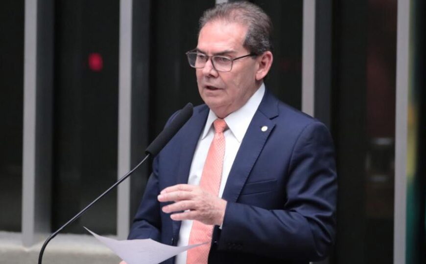 Paulinho da Força lança pré-candidatura ao Senado com apoio de Motta