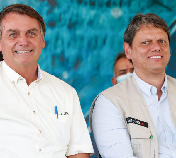 Flávio sinaliza que visita a Bolsonaro definirá papel&hellip;