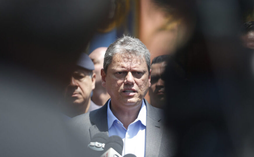 Tarcísio curte comentário da esposa sobre “novo CEO”&hellip;