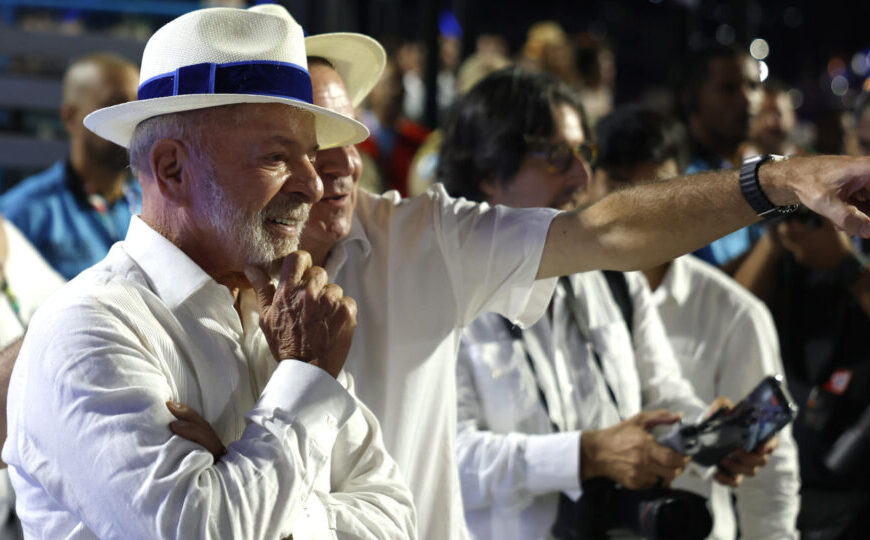 Direita comenta queda de escola que homenageou Lula&hellip;