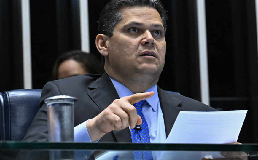 Oposição diz que Alcolumbre é obrigado a criar&hellip;