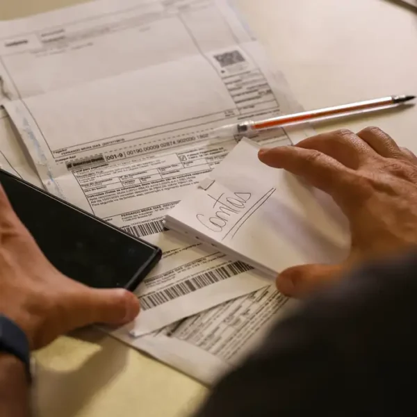 Salário mínimo de R$ 1.621 começa a ser&hellip;