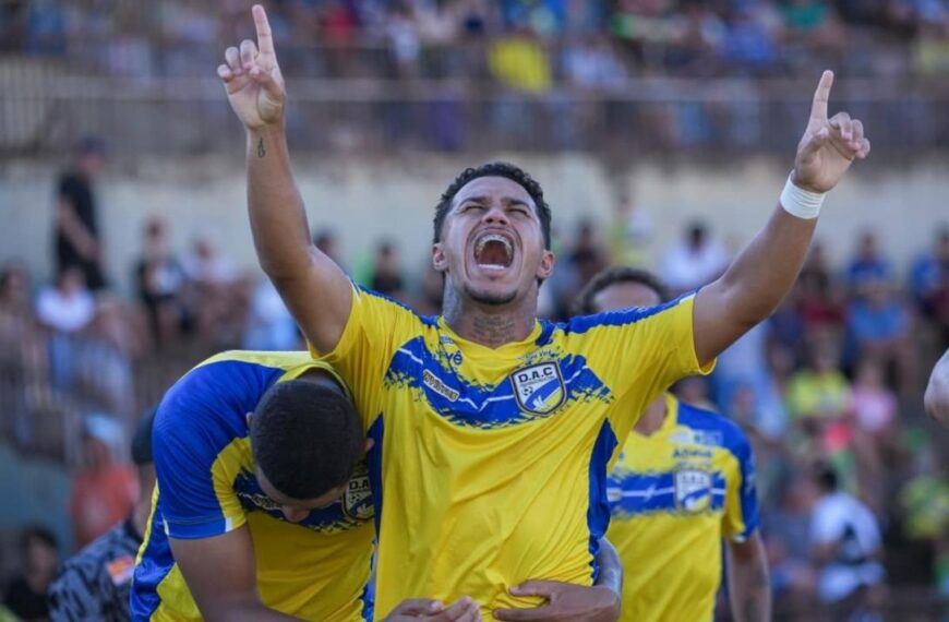 Elisson brilha e garante a vitória do DAC sobre o Águia Negra no Douradão