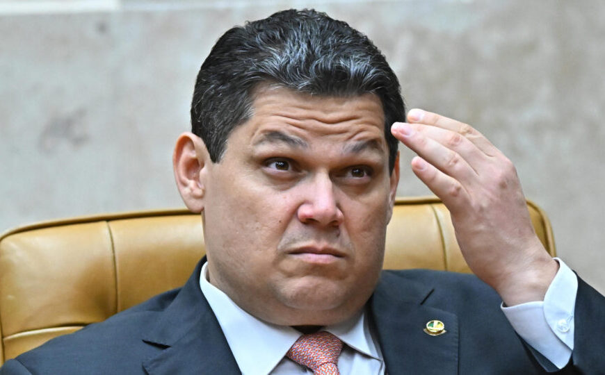 Operação da PF contra aliado de Alcolumbre leva crise do Master para o Senado