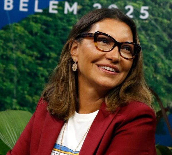 Desfile em escola de samba que homenageia Lula&hellip;