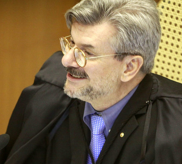 STJ afasta ministro acusado de importunação sexual; ele&hellip;