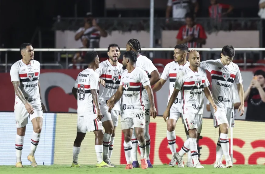 Brasileirão: São Paulo vence Grêmio com facilidade e assume a liderança