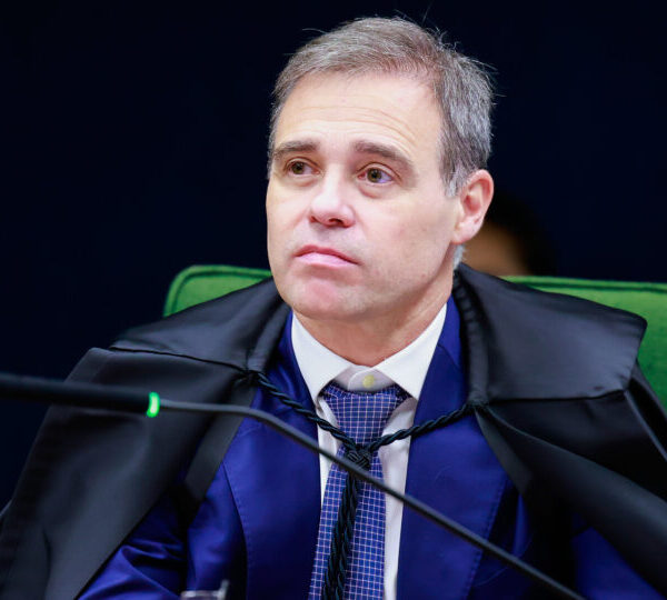 Mendonça tem reunião de 2h com PF para&hellip;