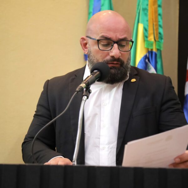 Carlos Bordão solicita patrolamento e cascalhamento de rua&hellip;
