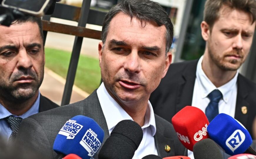 Flávio Bolsonaro endossa pauta de impeachment de ministros&hellip;