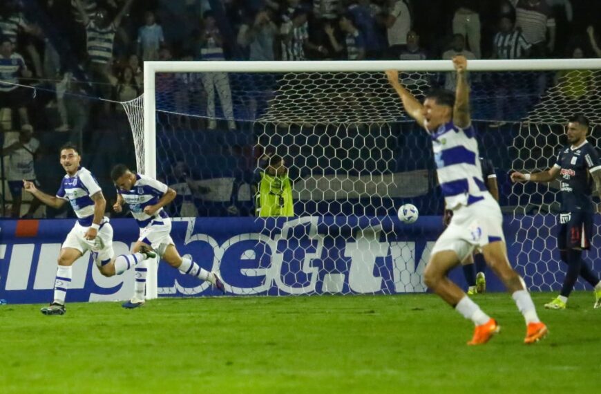 2 de Mayo enfrenta o Sporting Cristal em noite histórica pela Copa Libertadores