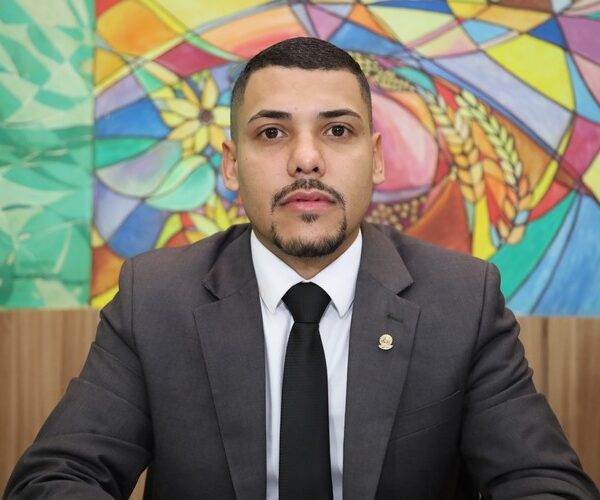 Vereador Leandro Bitencourt solicita pavimentação em dois bairros&hellip;