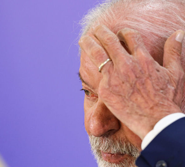 Ex-marqueteiro do PT critica Lula e Janja no&hellip;