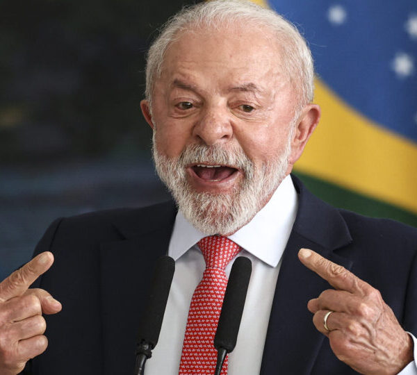 Lei sancionada por Lula limita isenções e submete&hellip;