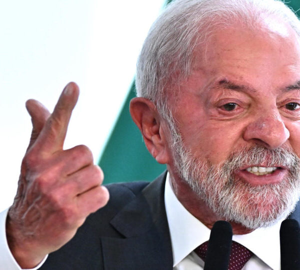 Lula compara Bolsonaro a “cachorro louco” e diz&hellip;