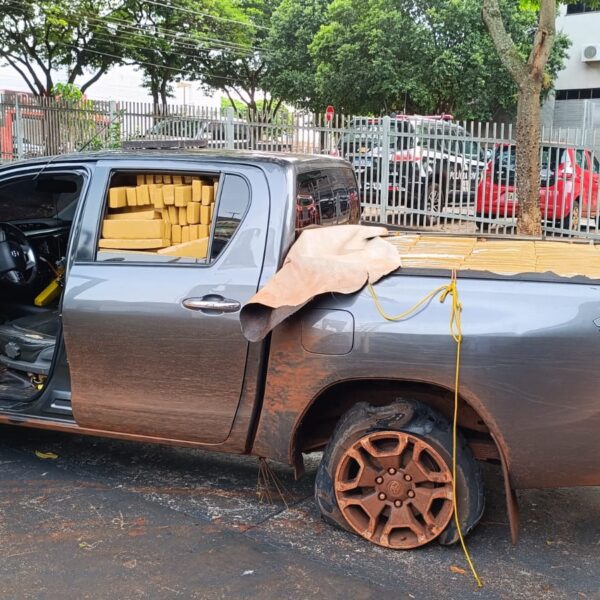 Após perseguição e tiros, PRF apreende caminhonete carregada&hellip;