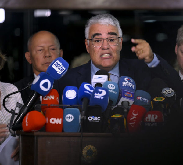 Oposição protocola impeachment de Toffoli; veja quem assina&hellip;