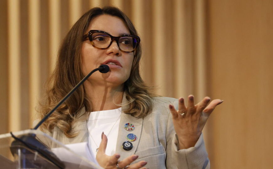 Janja usou voo da FAB para agenda no Rio que incluiu visita à Acadêmicos de Niterói