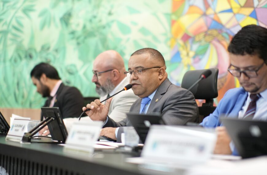 Vereadores aprovam reajuste salarial para os professores de Ponta Porã