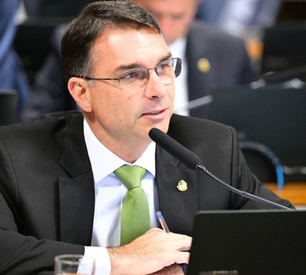 Justiça barra tentativa do PT de censurar Flávio&hellip;