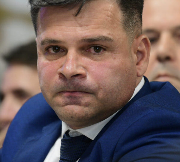 Moraes mantém prisão de ex-assessor de Bolsonaro e&hellip;