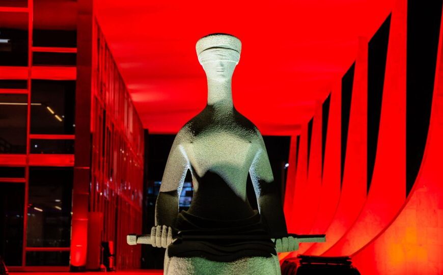 “Olho que tudo vê” do STF mira serviço público para manter blindagem de ministros