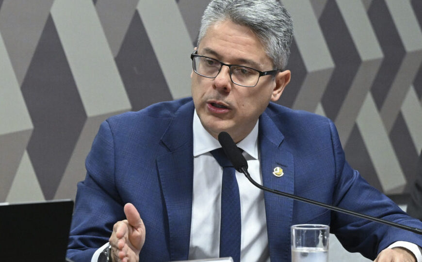 Senador diz que decisão de Gilmar para proteger sigilo da Maridt é “atentado contra a democracia”