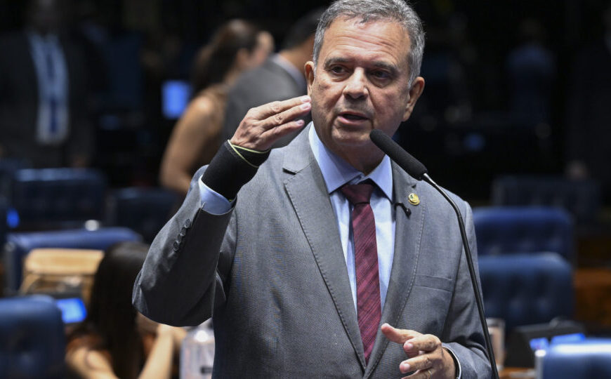 Bolsonaro pede a Moraes visitas regulares de Rogério Marinho na prisão